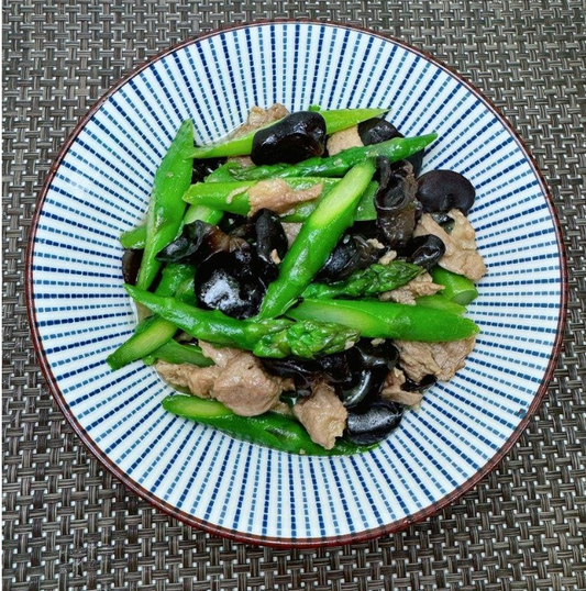 蘆筍木耳炒羊肉片